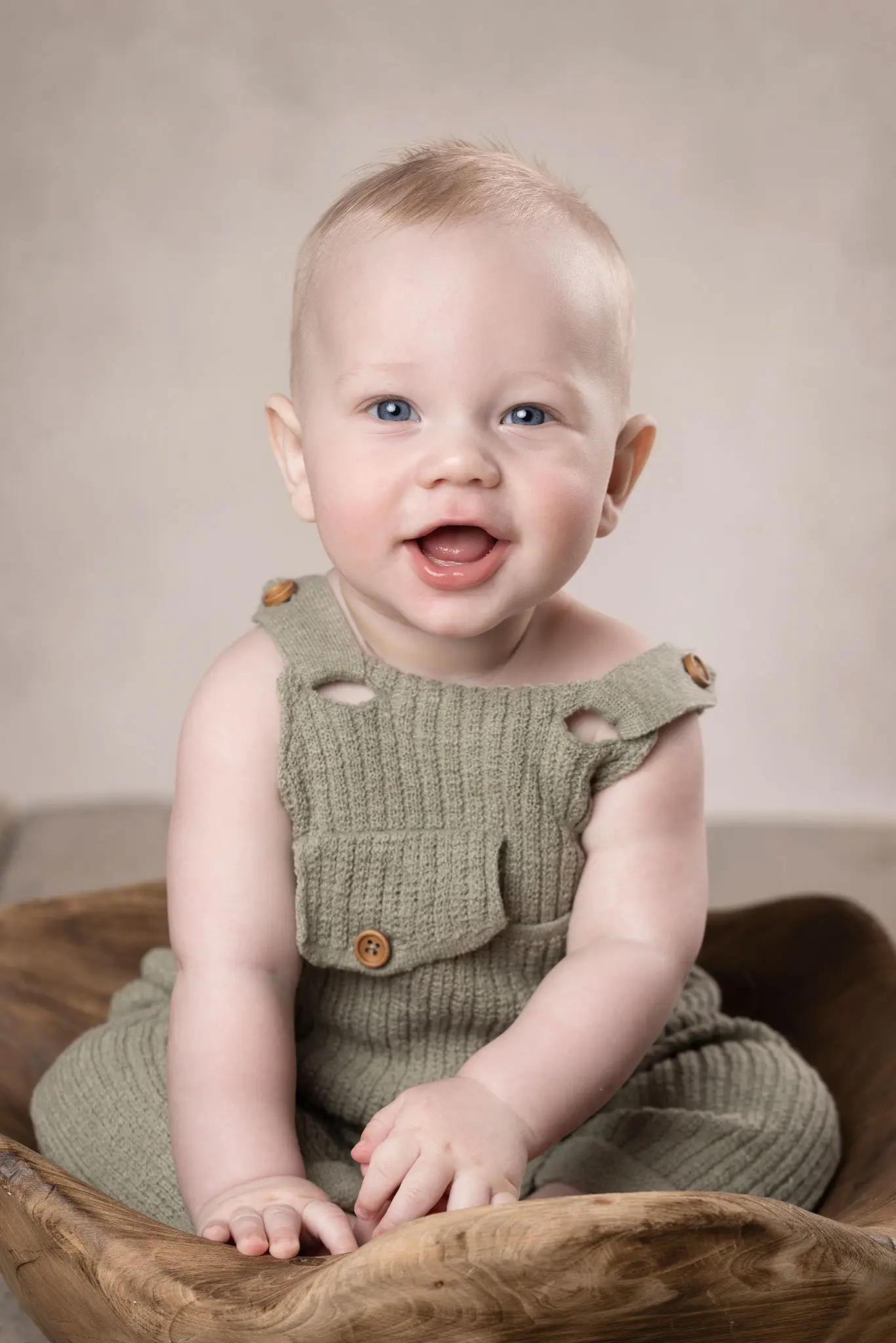 Babyfotografering under barnets första år i studio hos barnfotograf i Lund